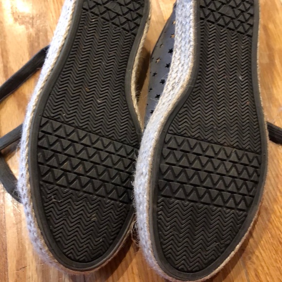 Women’s Universal Thread lace up canvas shoes - Picture 8 of 8